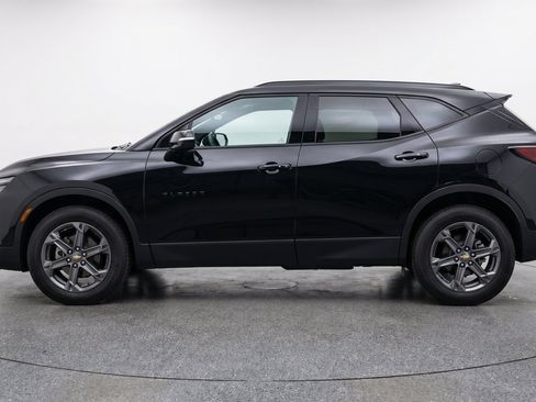 Used 2025 Chevrolet Blazer LT FWD image 5