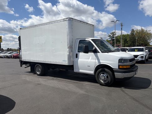 Used 2022 Chevrolet Express 3500 w/ Power Convenience Package RWD image 6