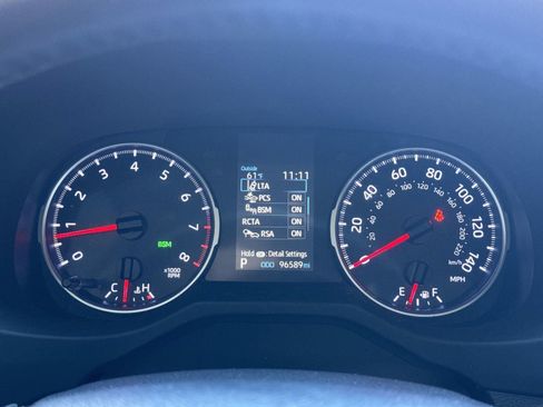 Used 2020 Toyota RAV4 XLE Premium image 21