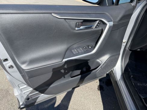 Used 2022 Toyota RAV4 Limited image 25