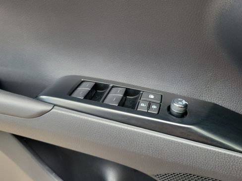 Used 2025 Toyota Camry LE FWD image 30