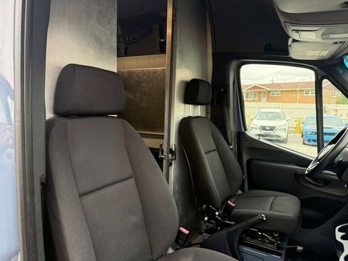 Used 2019 Mercedes-Benz Sprinter 144 image 30