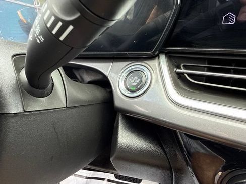Used 2025 Chevrolet Trax ACTIV w/ Sunroof Package FWD image 19