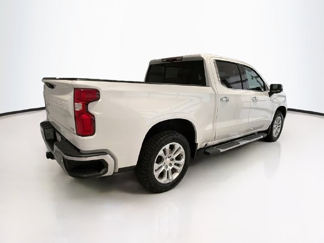 Certified 2022 Chevrolet Silverado 1500 LTZ w/ LTZ Premium Package AWD/4WD image 7