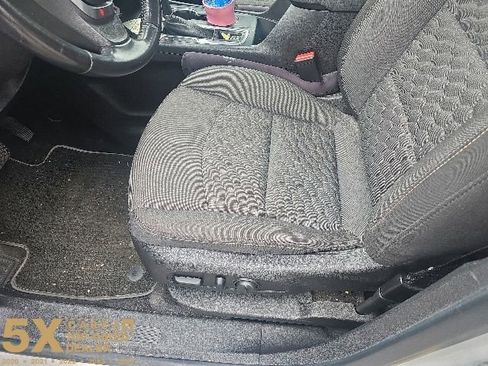 Used 2018 Chevrolet Equinox LT w/ Sun & Infotainment Package FWD image 29