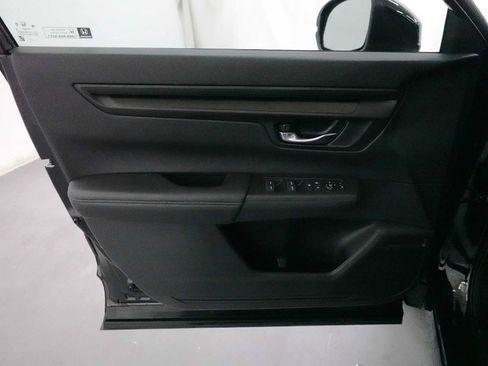 Used 2025 Honda CR-V EX image 10