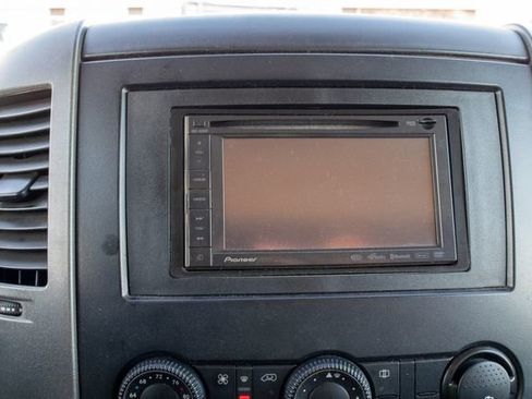 Used 2010 Mercedes-Benz Sprinter 2500 image 22