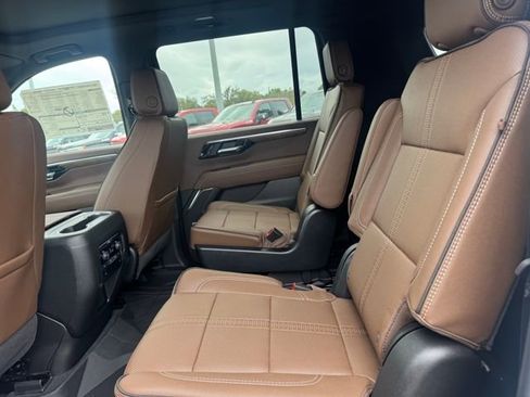 New 2026 Chevrolet Suburban High Country image 24