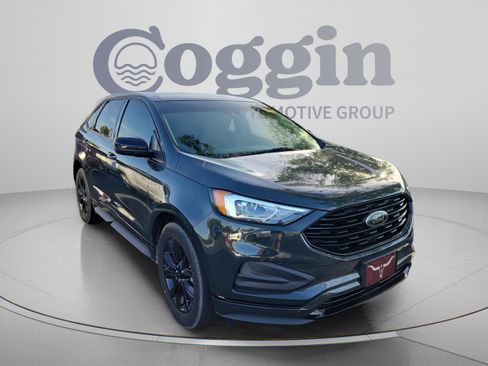 Certified 2024 Ford Edge SE w/ Black Appearance Package AWD/4WD image 9