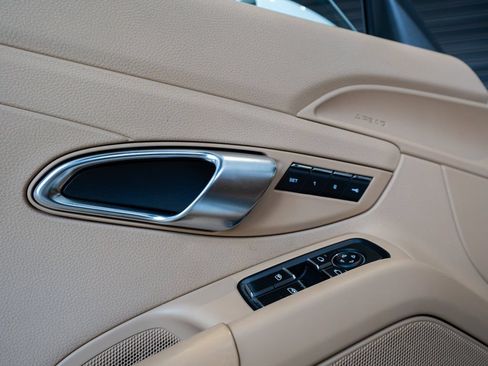 Certified 2017 Porsche 718 Boxster RWD image 21
