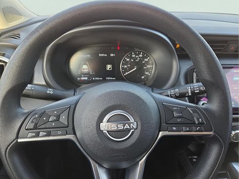 Used 2024 Nissan Kicks SV image 24