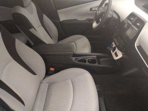 Used 2018 Toyota Prius Two w/ Prius Two Safety Plus Package FWD image 21