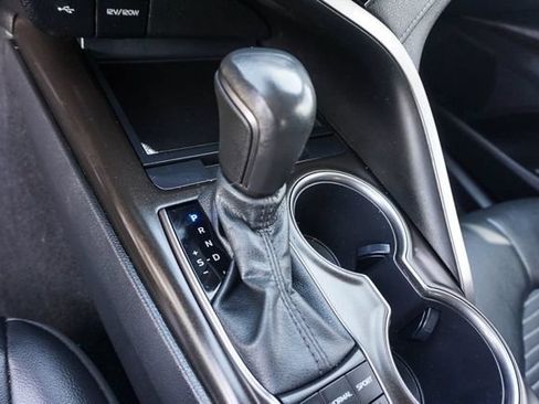 Used 2023 Toyota Camry SE FWD image 17