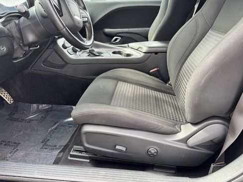 Used 2018 Dodge Challenger SXT image 15