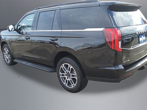 Used 2025 Ford Expedition Active AWD/4WD image 23