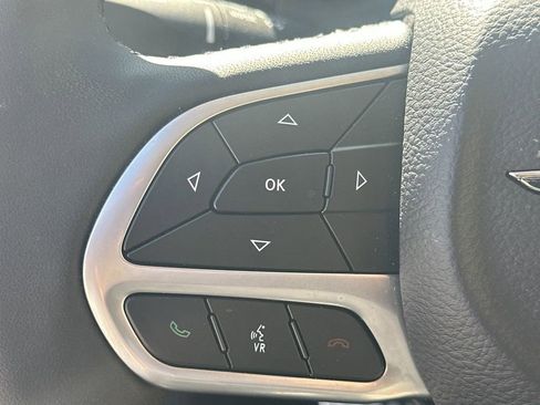 Used 2023 Chrysler 300 Touring w/ Sport Appearance Package image 20