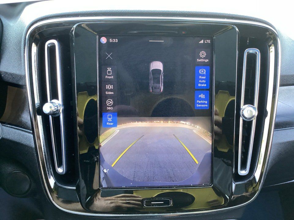 Certified 2023 Volvo C40 P8 Recharge Ultimate AWD/4WD image 23