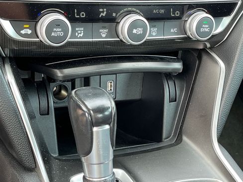 Used 2018 Honda Accord Sport image 26