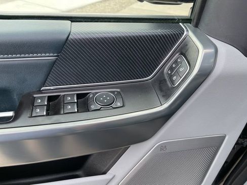 Used 2022 Ford F150 Limited image 16