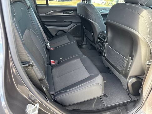 New 2025 Jeep Grand Cherokee Laredo w/ MOPAR Finishing Package image 15