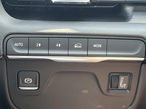 Certified 2024 Cadillac Escalade ESV Premium Luxury AWD/4WD image 44