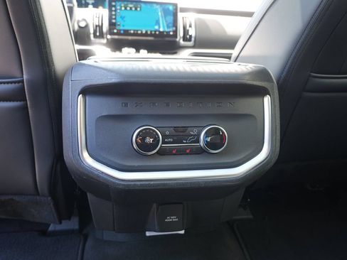 Used 2025 Ford Expedition Platinum AWD/4WD image 26