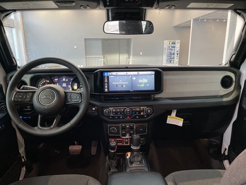 Used 2024 Jeep Wrangler Unlimited AWD/4WD image 31