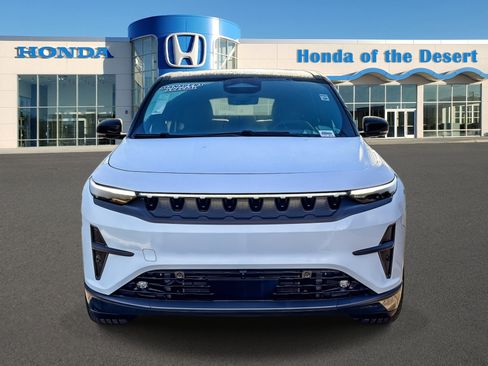 Used 2024 Jeep Wagoneer Launch Edition image 2