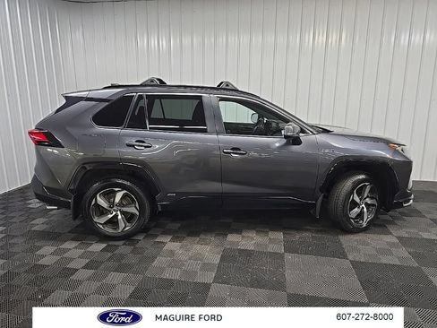 Used 2021 Toyota RAV4 SE w/ Weather & Moonroof Package AWD/4WD image 2