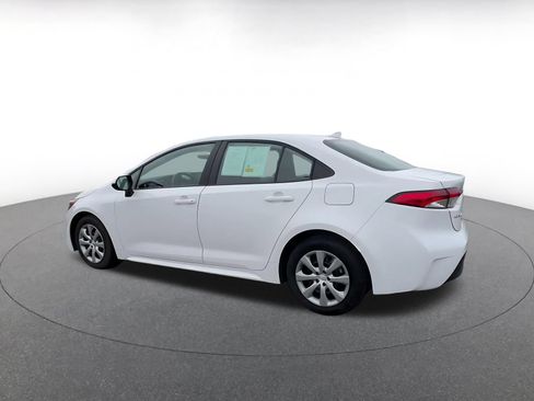Used 2025 Toyota Corolla LE FWD image 8