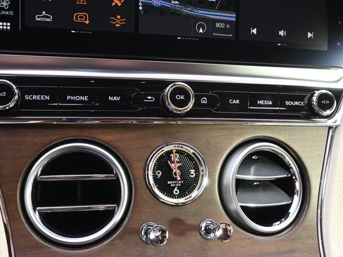 Used 2024 Bentley Continental GT image 36