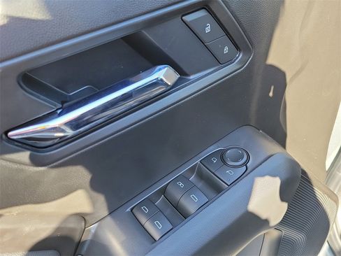 New 2025 GMC Canyon Elevation w/ Convenience Package image 16