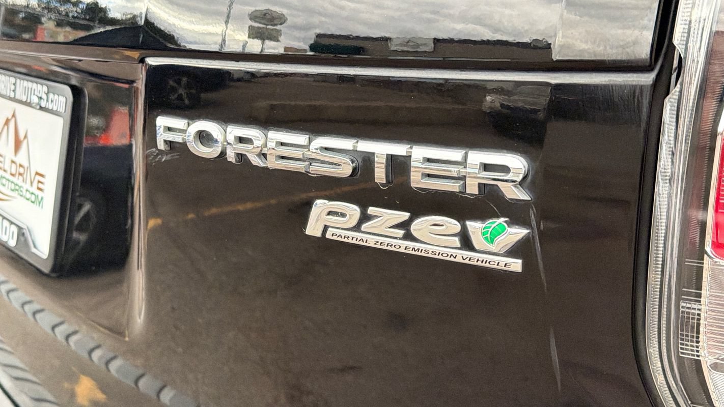 Used 2017 Subaru Forester 2.5i Touring AWD/4WD image 26