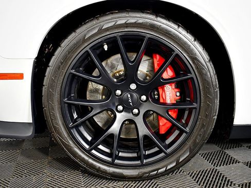 Used 2015 Dodge Challenger SRT Hellcat image 47
