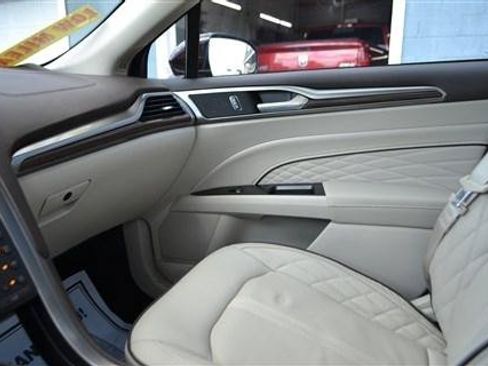 Used 2017 Ford Fusion Platinum AWD/4WD image 18
