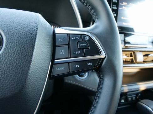 Used 2021 Toyota Highlander XSE image 22