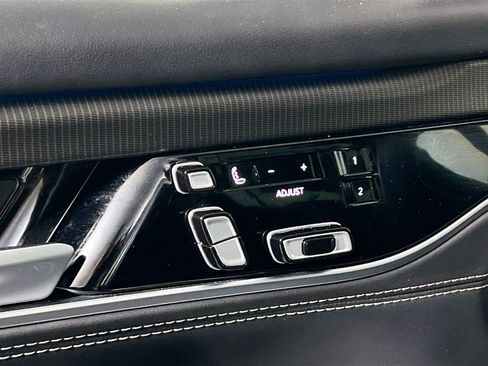 Used 2024 Jeep Grand Wagoneer L Series II w/ Quick Order Packagew 28T AWD/4WD image 15