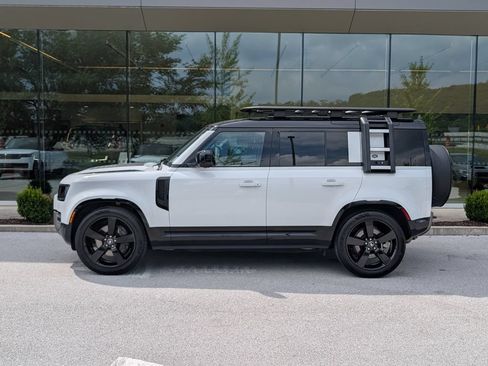 Used 2023 Land Rover Defender 110 X-Dynamic SE AWD/4WD image 2