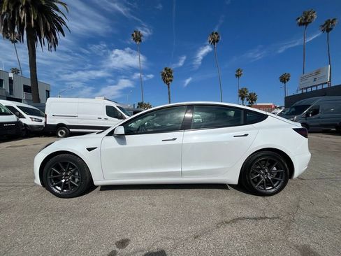 Used 2023 Tesla Model 3 Standard Range image 11