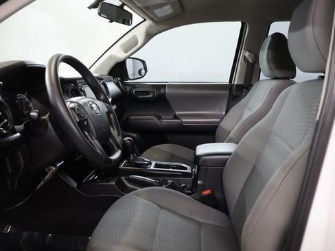 Used 2016 Toyota Tacoma SR RWD image 11