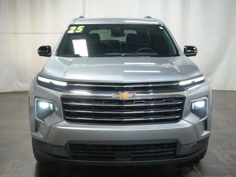 Used 2025 Chevrolet Traverse LT w/ Driver Confidence Package FWD image 10