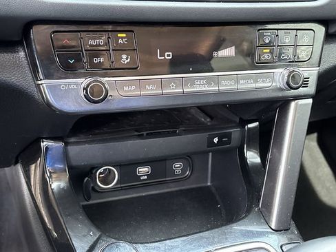 Used 2024 Kia Seltos EX AWD/4WD image 17