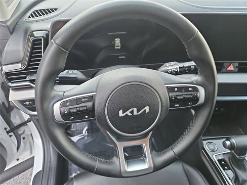 Certified 2023 Kia Sportage EX image 16