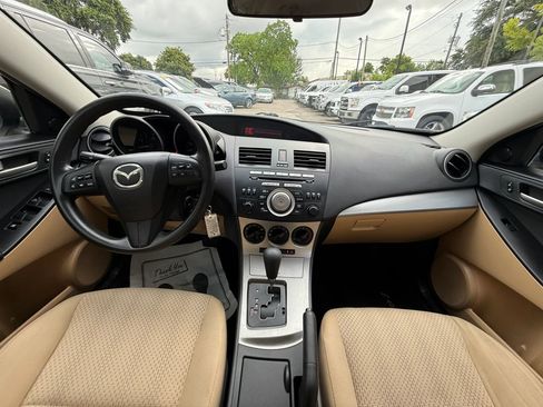 Used 2010 MAZDA MAZDA3 i Touring FWD image 11