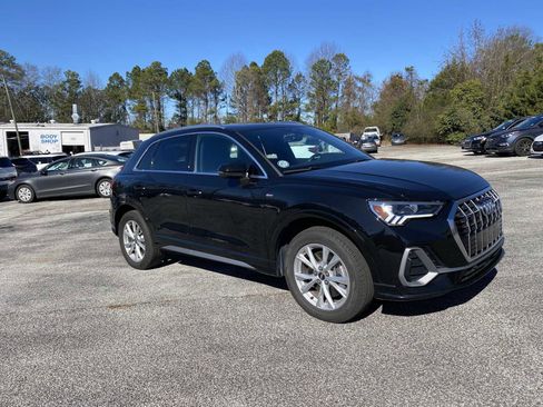 Used 2024 Audi Q3 2.0T Premium image 2