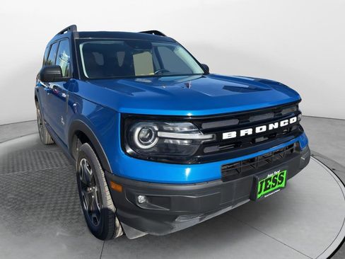 Certified 2022 Ford Bronco Sport Outer Banks w/ Tech Package AWD/4WD image 4