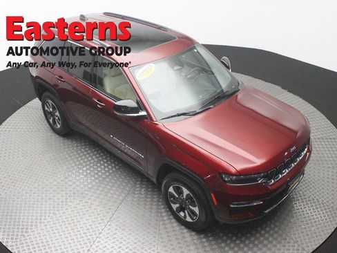 Used 2022 Jeep Grand Cherokee Limited 4xe AWD/4WD image 3