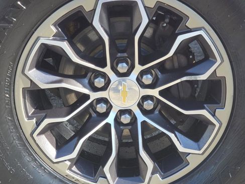 Used 2019 Chevrolet Colorado ZR2 AWD/4WD image 11