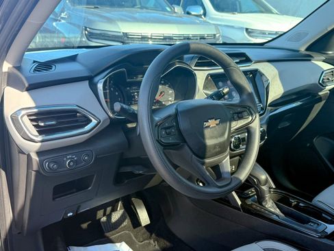 Used 2021 Chevrolet TrailBlazer LT w/ Sun and Liftgate Package image 18