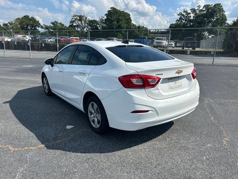 Used 2018 Chevrolet Cruze LS FWD image 3